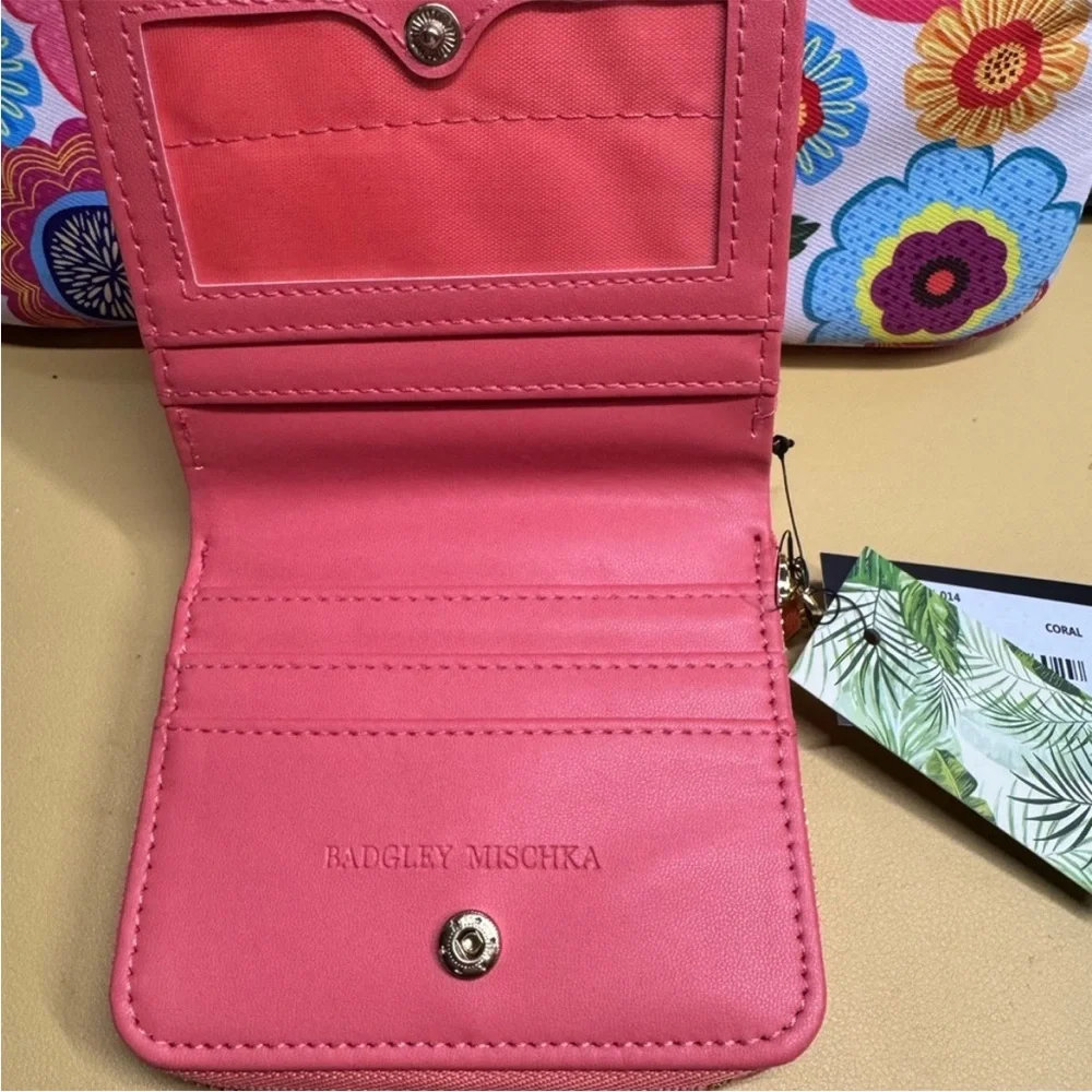 Badgley Mischka Coral Quilted
Women's Wallet NWT - Picture 5 of 10